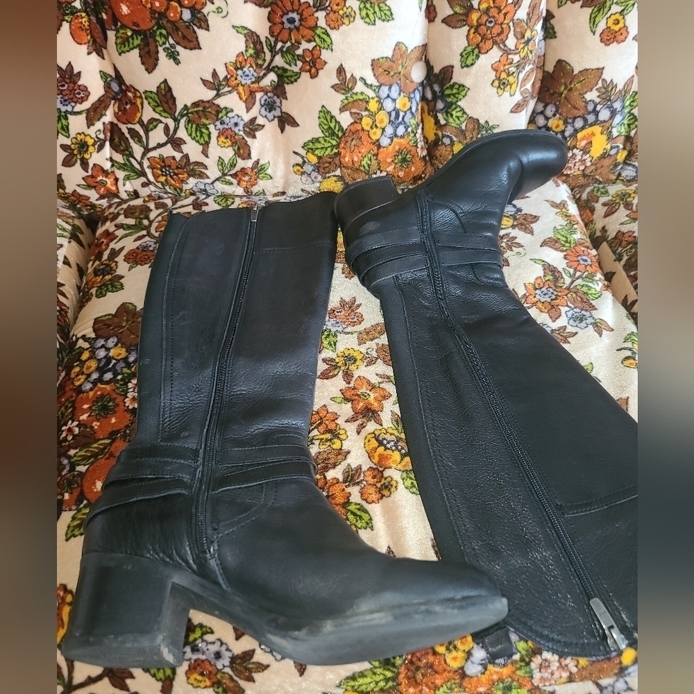 Boot - Picture 6 of 14